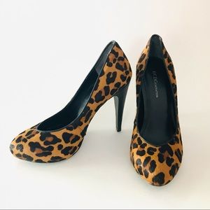 BCBG sz 7 cheetah print heels